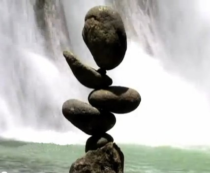 Egyensúlyozó kő-műalkotások